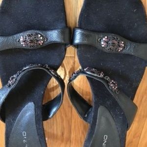 Bandolino black slides pink beads, cuban heel, 10